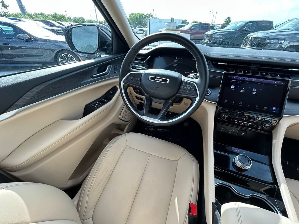 Certified 2022 Jeep Grand Cherokee L Limited RWD image 9