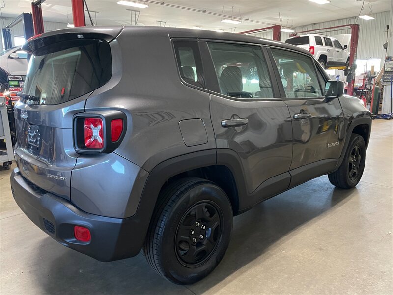 Used 2020 Jeep Renegade Sport w/ UConnect 7.0 Group AWD/4WD image 6