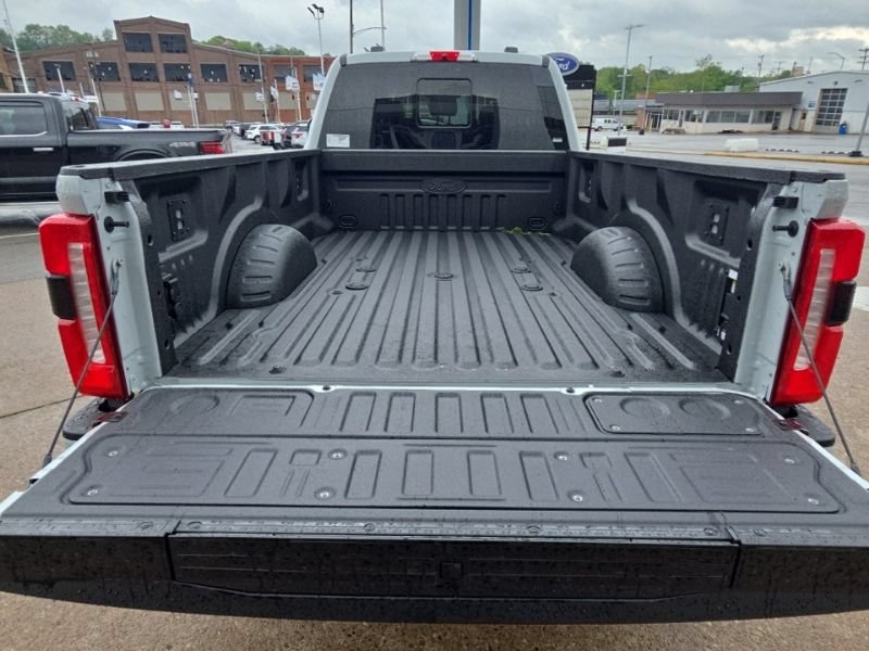 New 2026 Ford F250 Lariat w/ Black Appearance Package AWD/4WD image 10