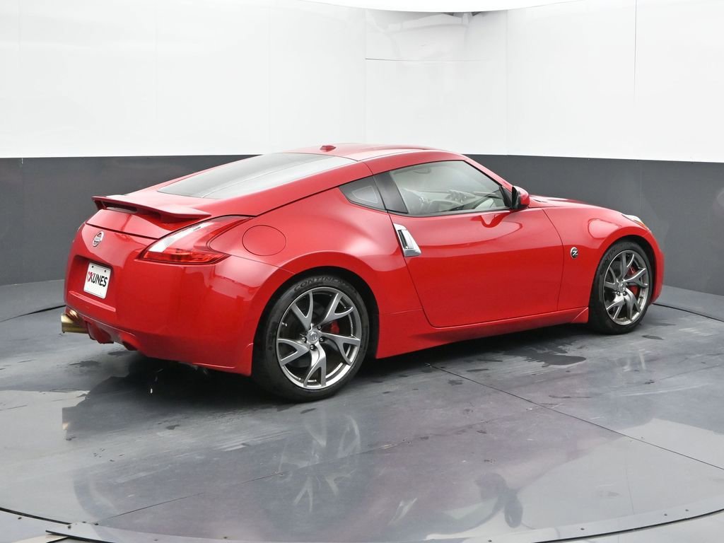Used 2016 Nissan 370Z Coupe RWD image 3