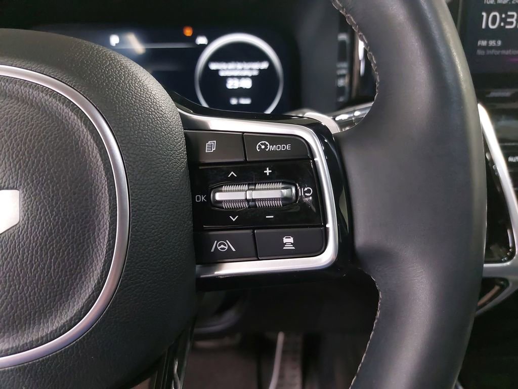 Used 2023 Kia Sorento SX image 19