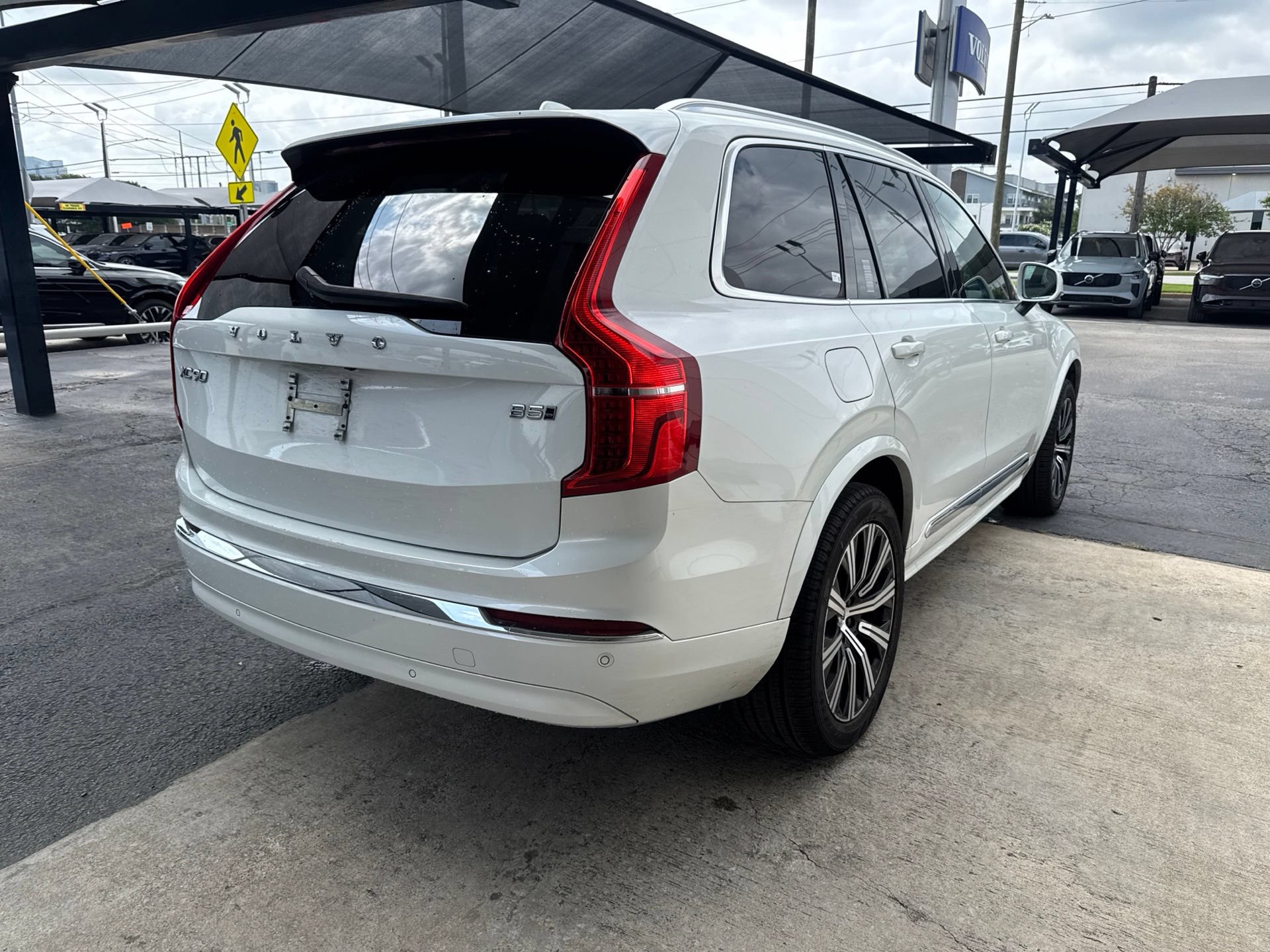 Certified 2024 Volvo XC90 B5 Core AWD/4WD image 5