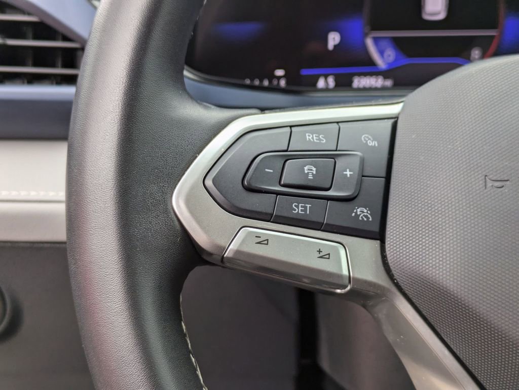 Used 2024 Volkswagen Taos SE image 19