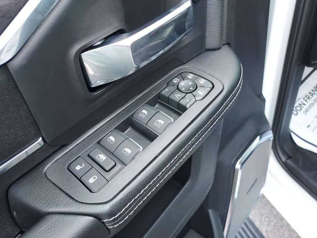 New 2027 RAM 2500 Laramie w/ Night Edition AWD/4WD image 11