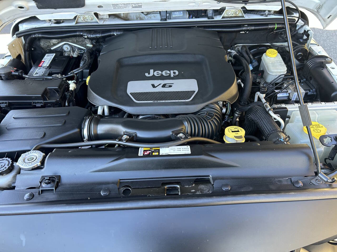 Used 2014 Jeep Wrangler Unlimited Sahara w/ Dual Top Group image 27