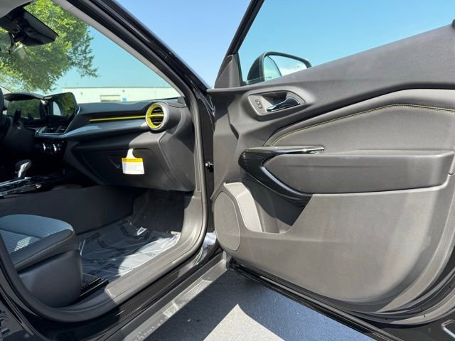 New 2025 Chevrolet Trax LT w/ Driver Confidence Package image 9