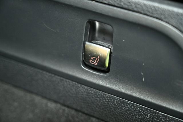 Used 2018 Mercedes-Benz GLC 300 4MATIC image 62