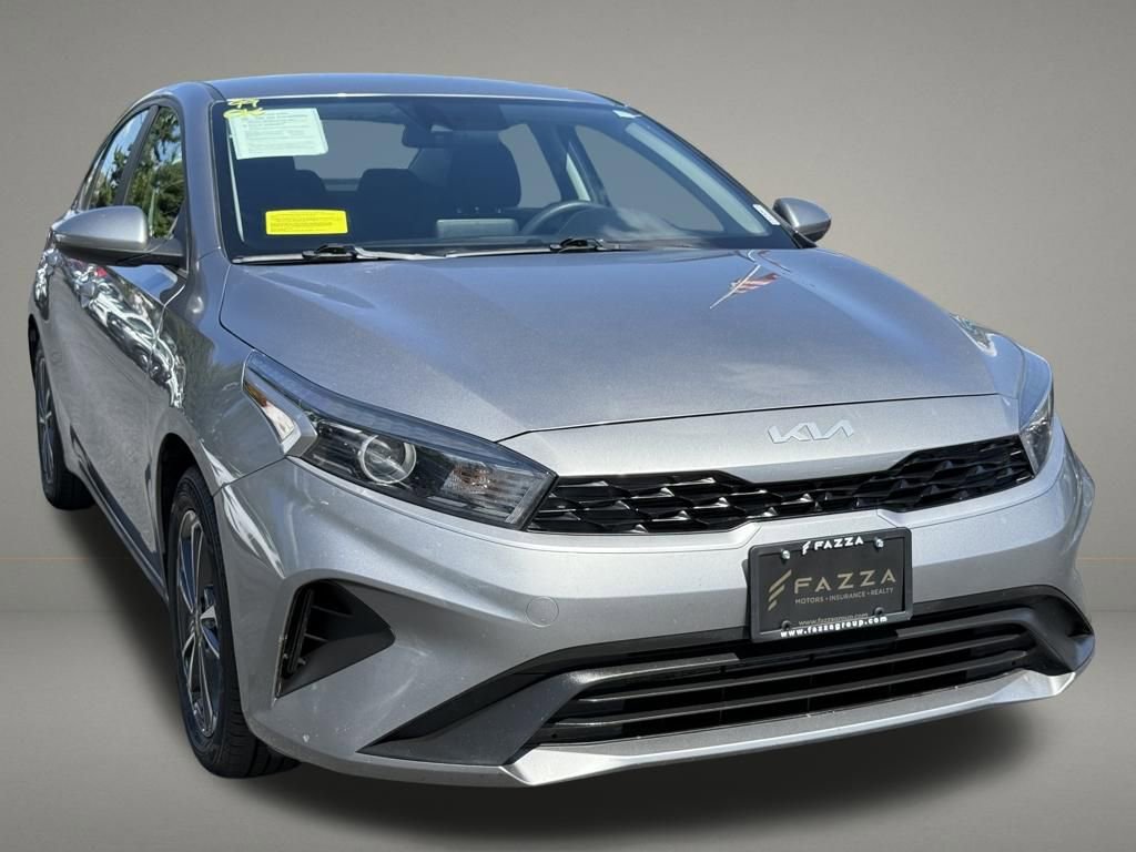 Used 2023 Kia Forte LXS image 5