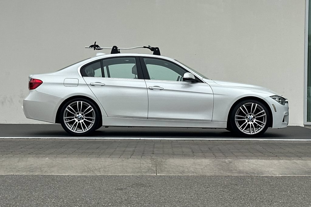 Used 2018 BMW 330i Sedan RWD image 2