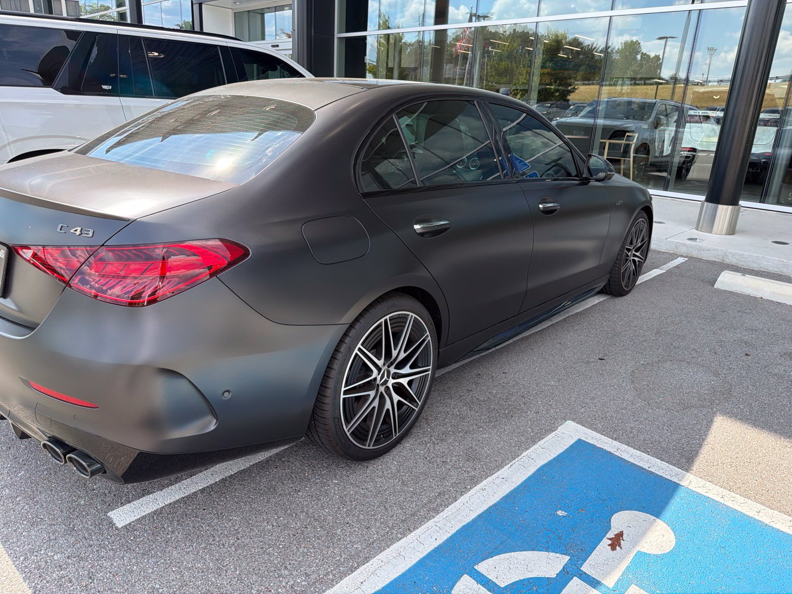 Used 2025 Mercedes-Benz C 43 AMG 4MATIC Sedan image 4