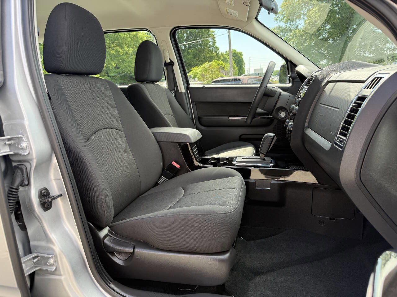 Used 2010 MAZDA Tribute i Sport AWD/4WD image 14