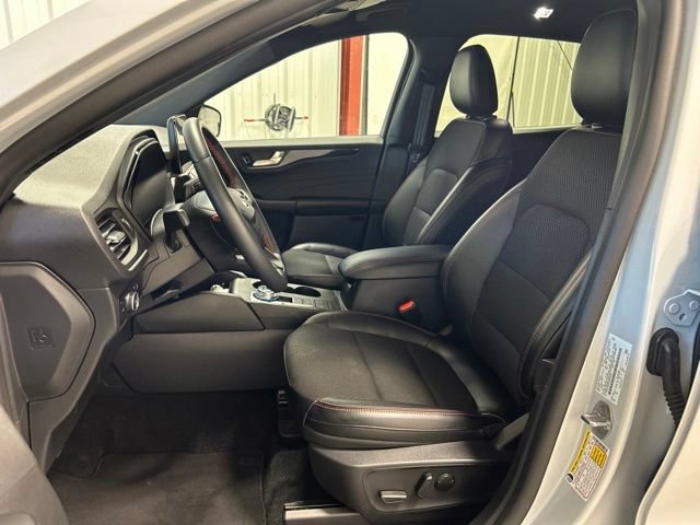 Used 2025 Ford Escape ST-Line Select AWD/4WD image 13