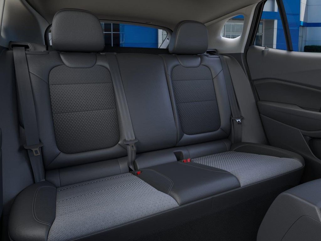 New 2026 Chevrolet Trax LT w/ Sunroof Package FWD image 17