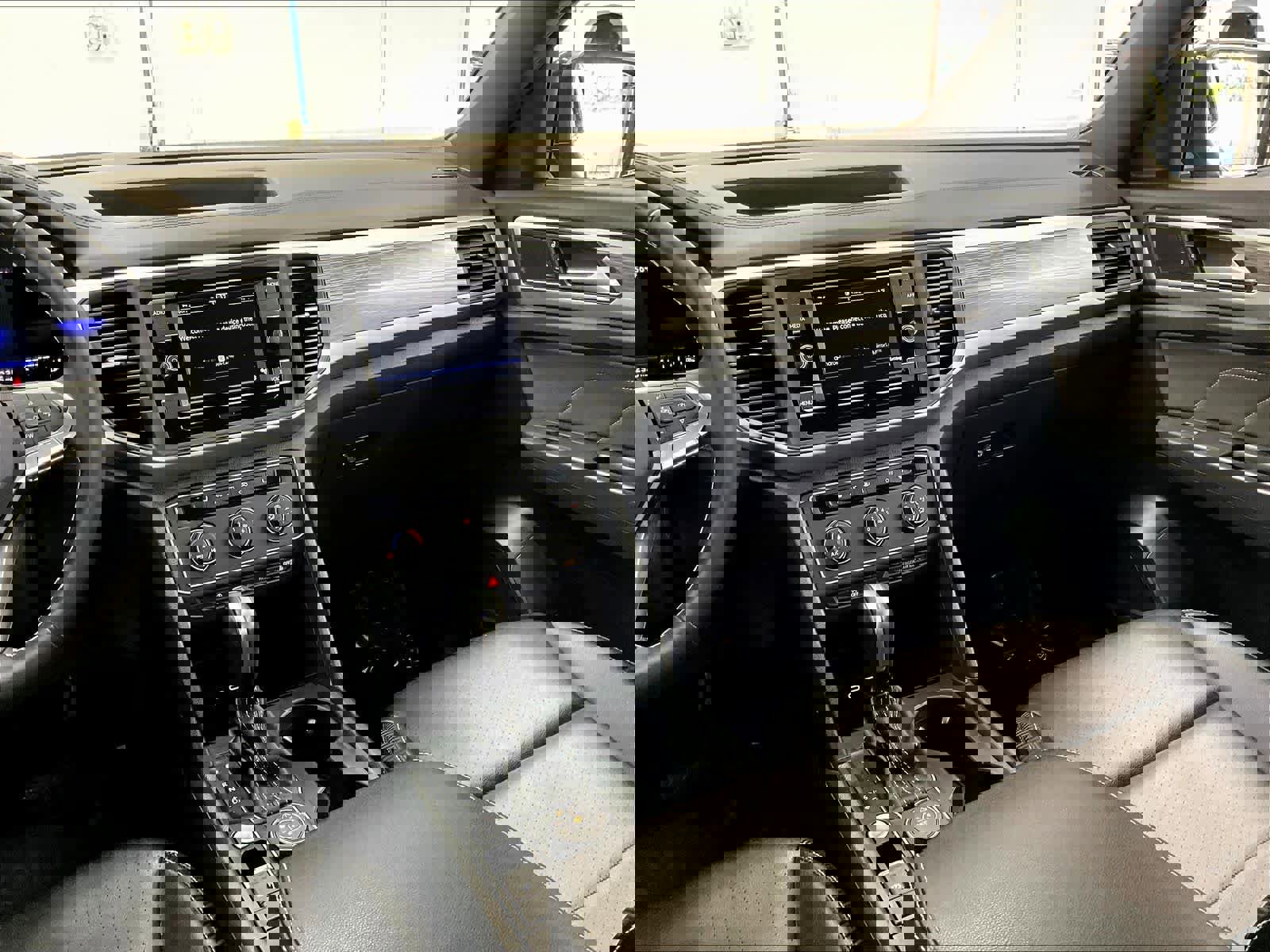 Used 2023 Volkswagen Atlas Cross Sport SE image 9