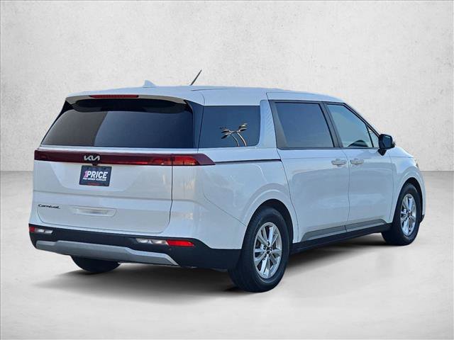 Used 2022 Kia Carnival LX FWD image 5