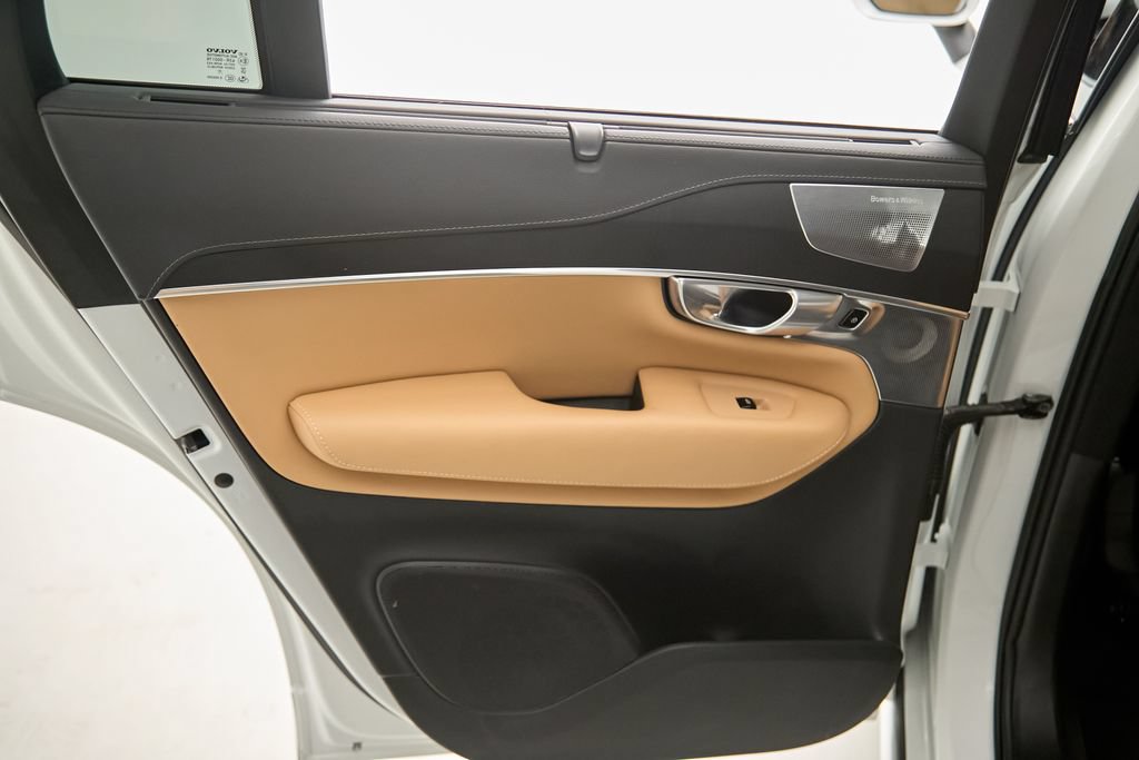 Certified 2023 Volvo XC90 T8 Ultimate w/ Lounge Package AWD/4WD image 19