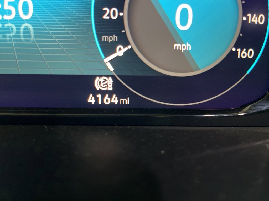 Used 2025 Volkswagen Atlas SEL image 2