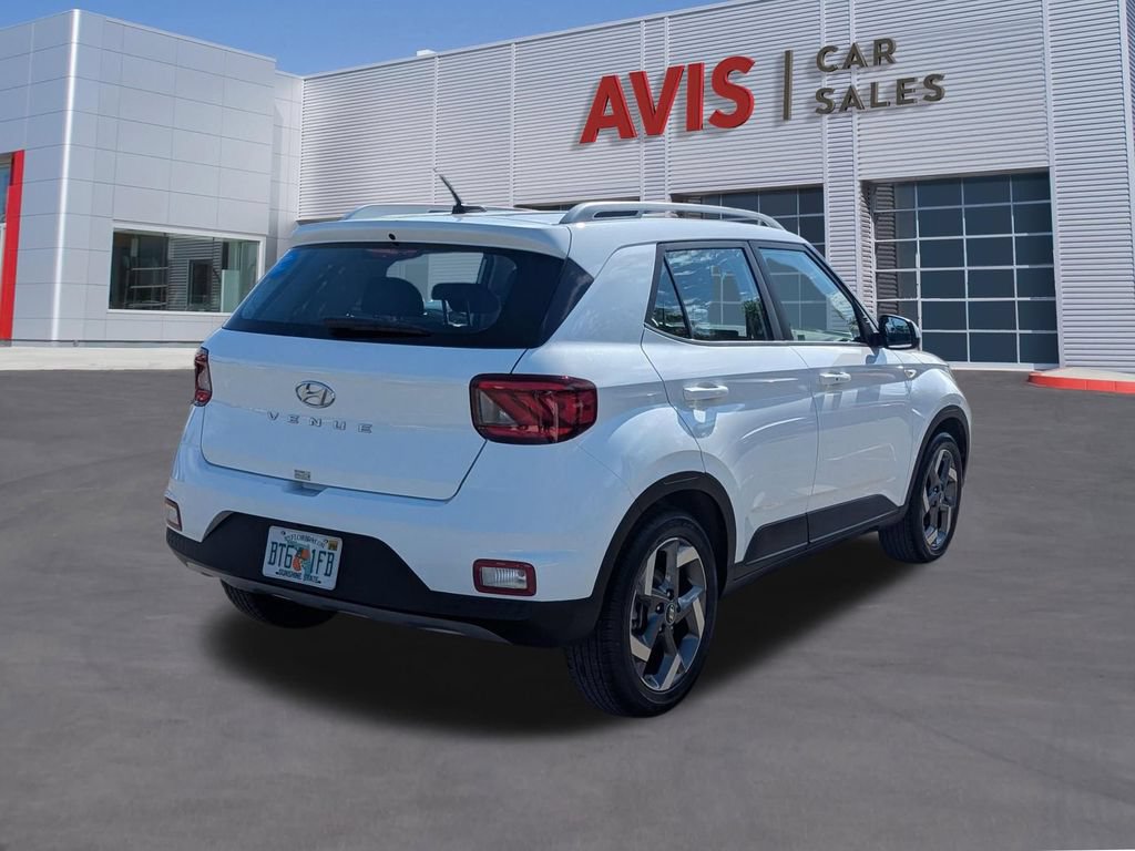 Used 2025 Hyundai Venue SEL FWD image 6