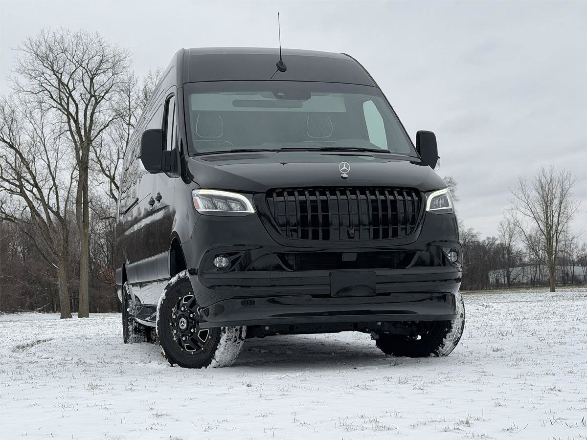 Used 2024 Mercedes-Benz Sprinter 3500 image 30