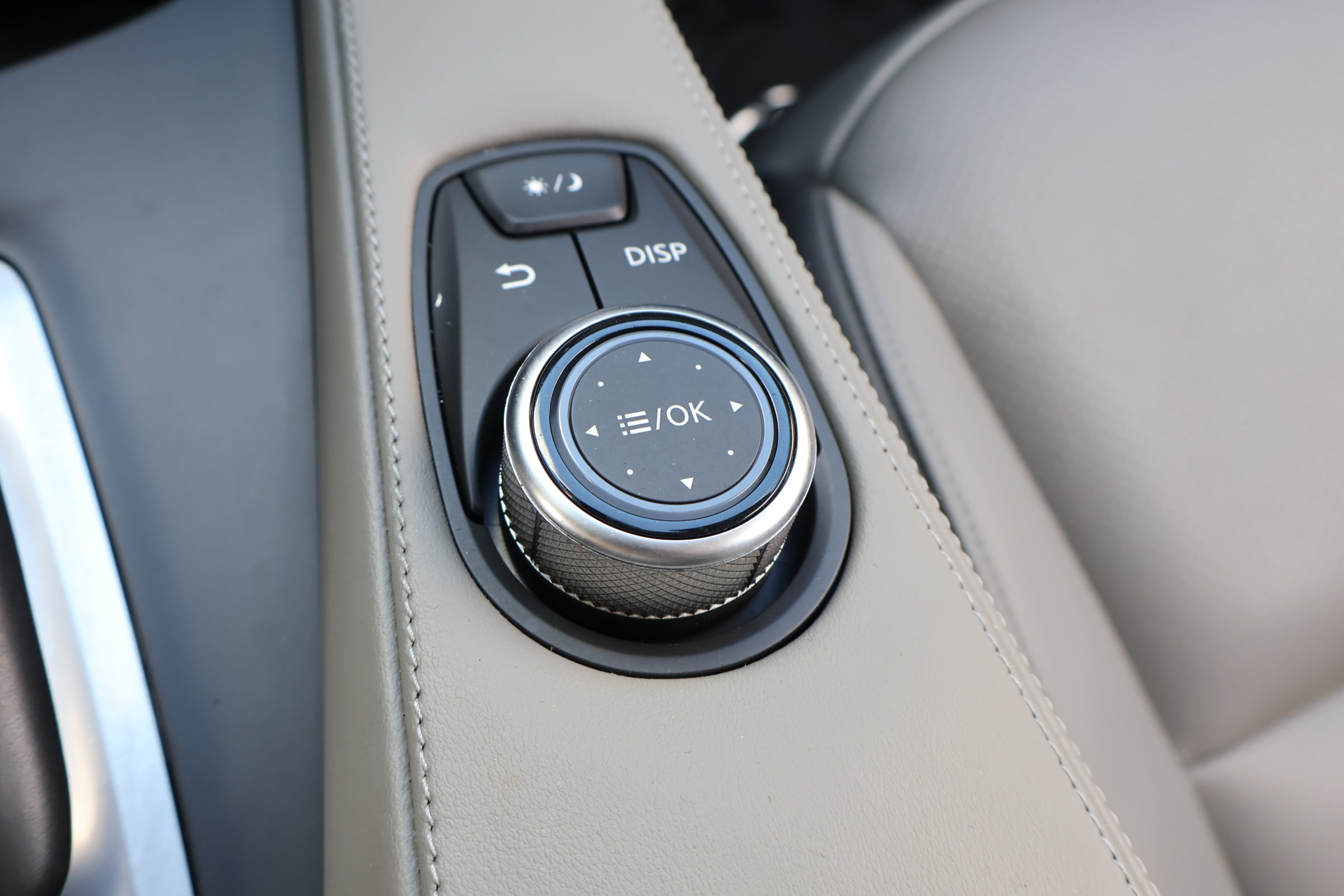 Certified 2023 INFINITI QX50 Luxe FWD image 30