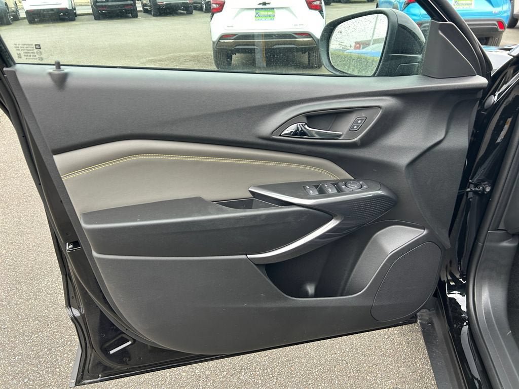 New 2026 Chevrolet Trax ACTIV w/ Sunroof Package FWD image 22