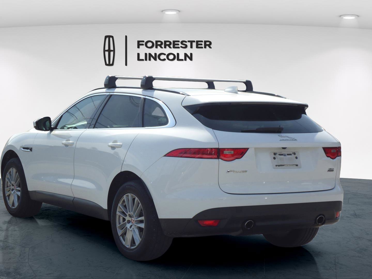 Used 2018 Jaguar F-PACE Prestige image 5