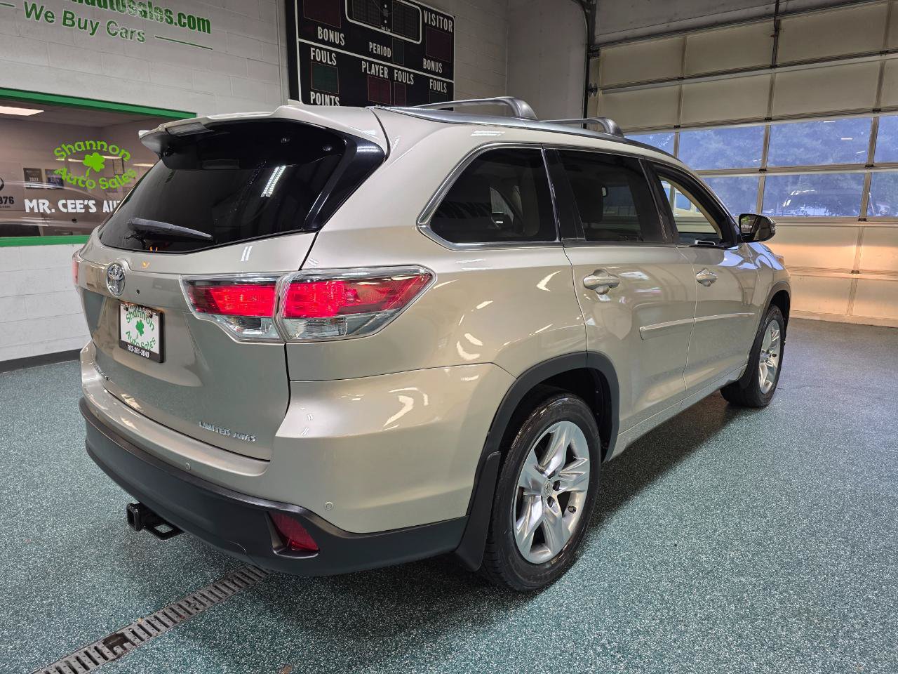 Used 2015 Toyota Highlander Limited AWD/4WD image 6