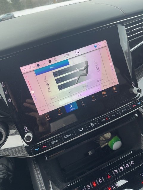 Used 2022 Jeep Wagoneer Series III w/ Premium Group I image 9