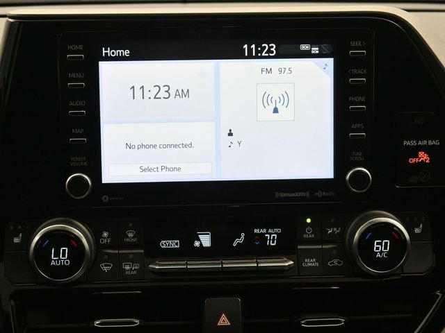 Used 2021 Toyota Highlander XLE image 24