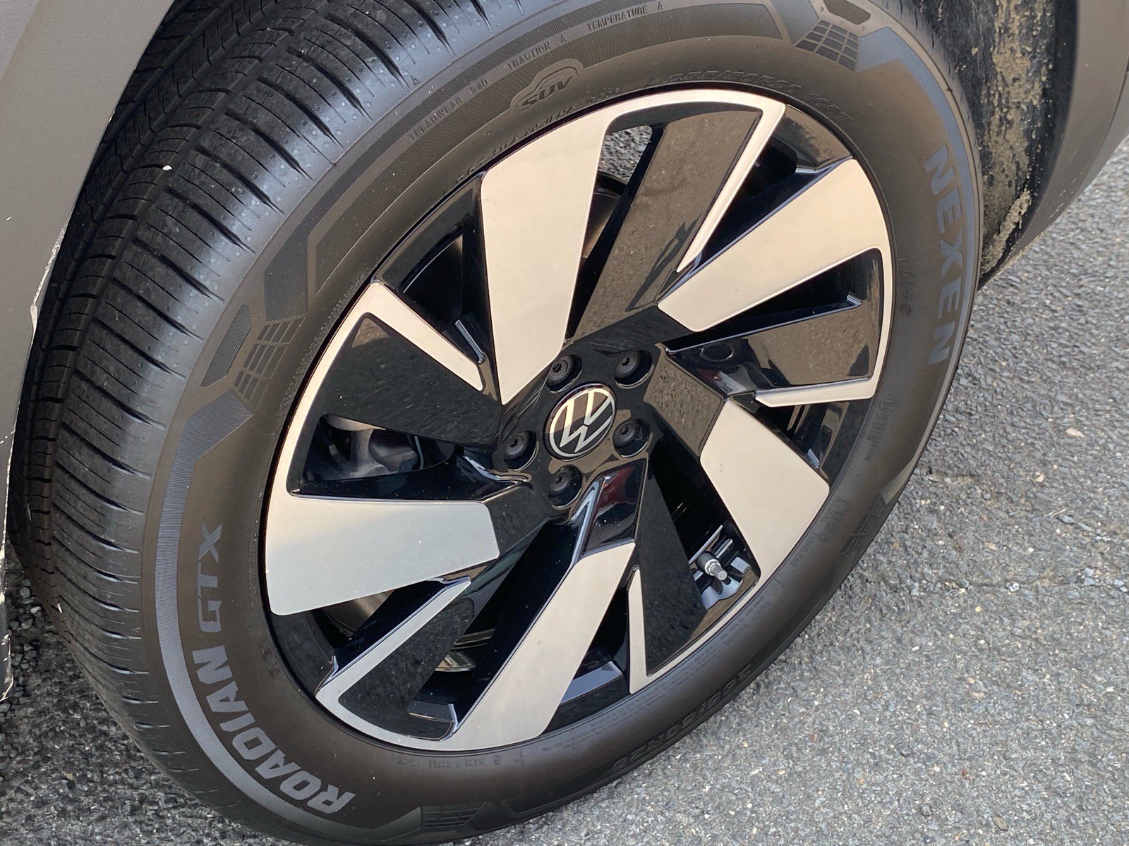 Certified 2026 Volkswagen Atlas Cross Sport SE AWD/4WD image 19