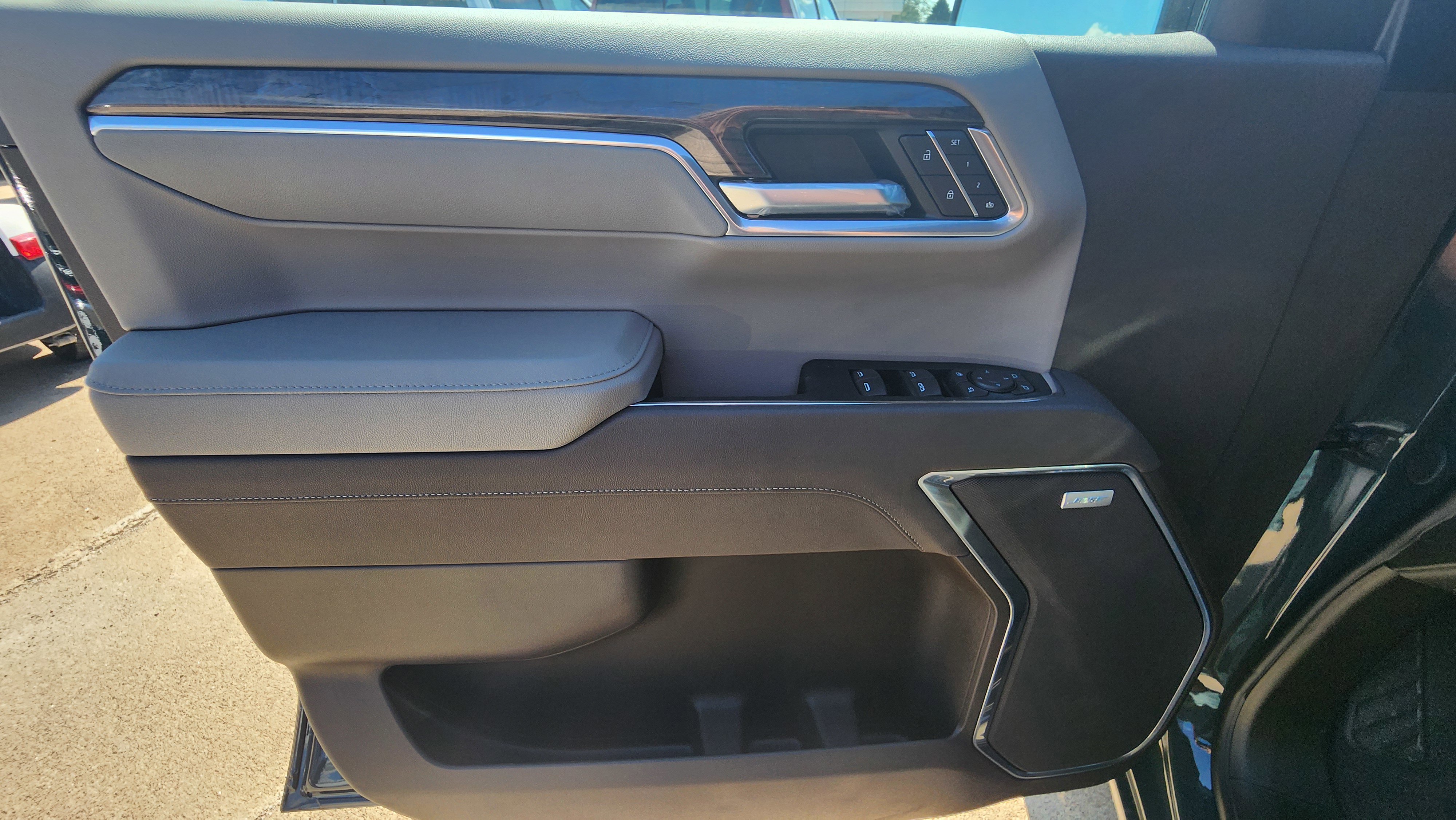 New 2025 Chevrolet Silverado 1500 LTZ w/ Z71 Off-Road Package image 9