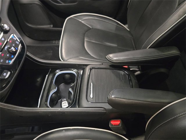 Used 2024 Chrysler Pacifica Limited w/ S Appearance Package image 21