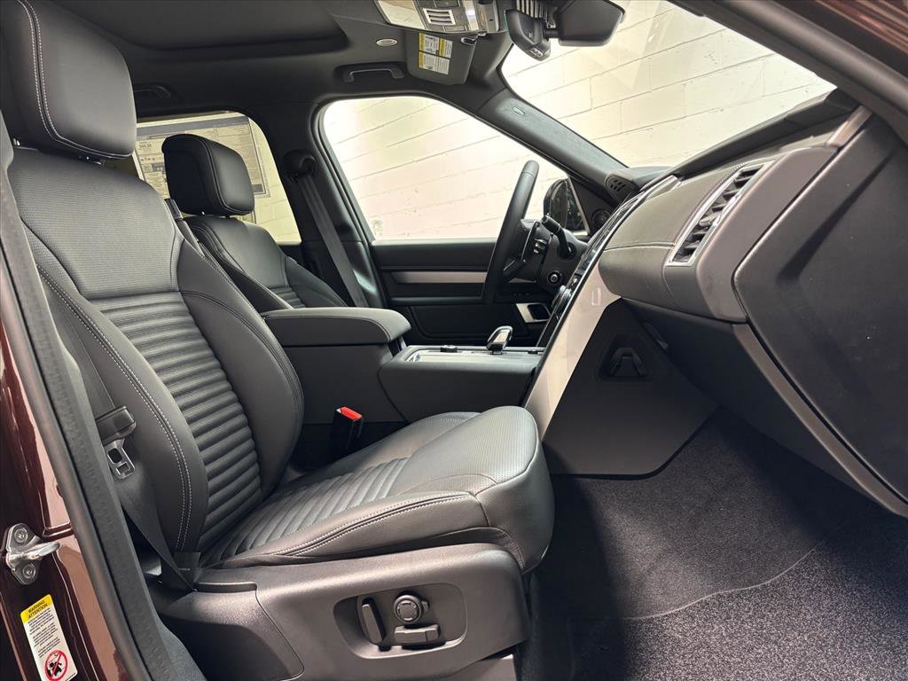 New 2026 Land Rover Discovery Limited Edition AWD/4WD image 34