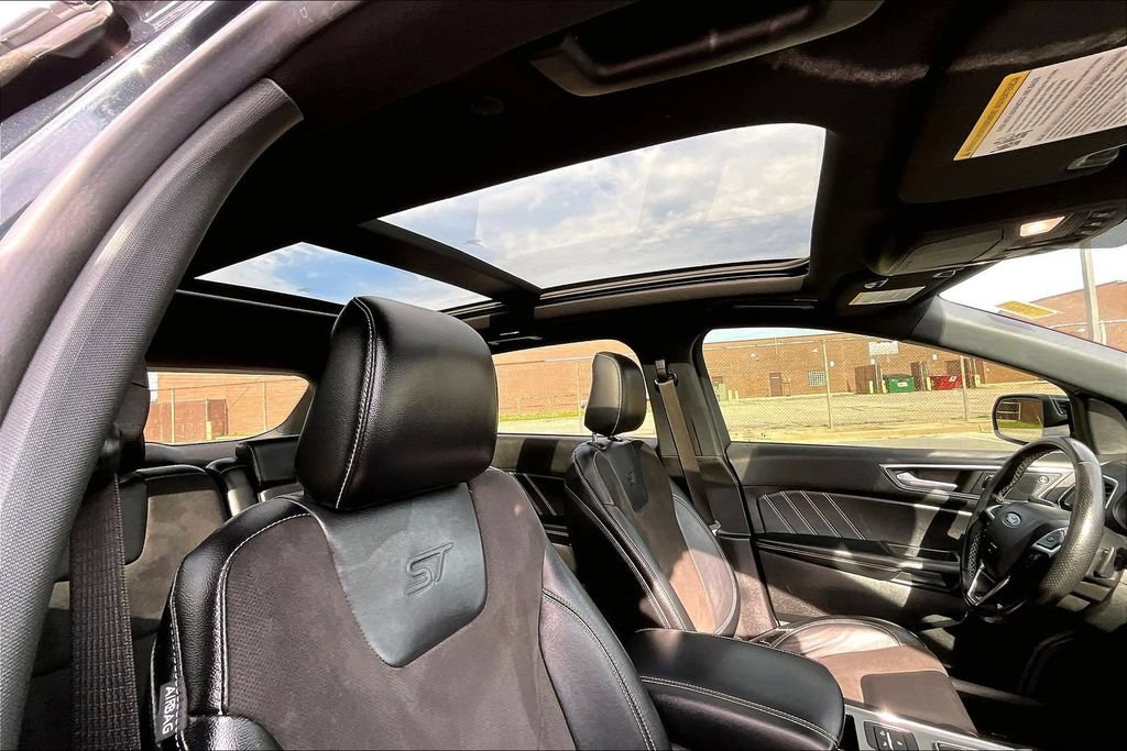 Certified 2023 Ford Edge ST w/ Equipment Group 401A AWD/4WD image 21