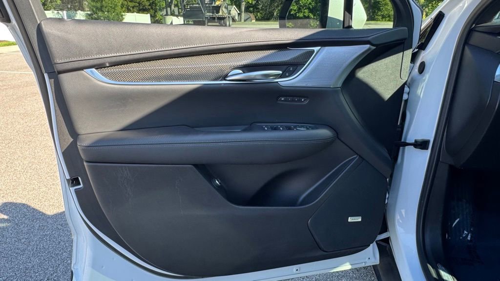 Used 2022 Cadillac XT5 Sportv w/ Technology Package AWD/4WD image 18