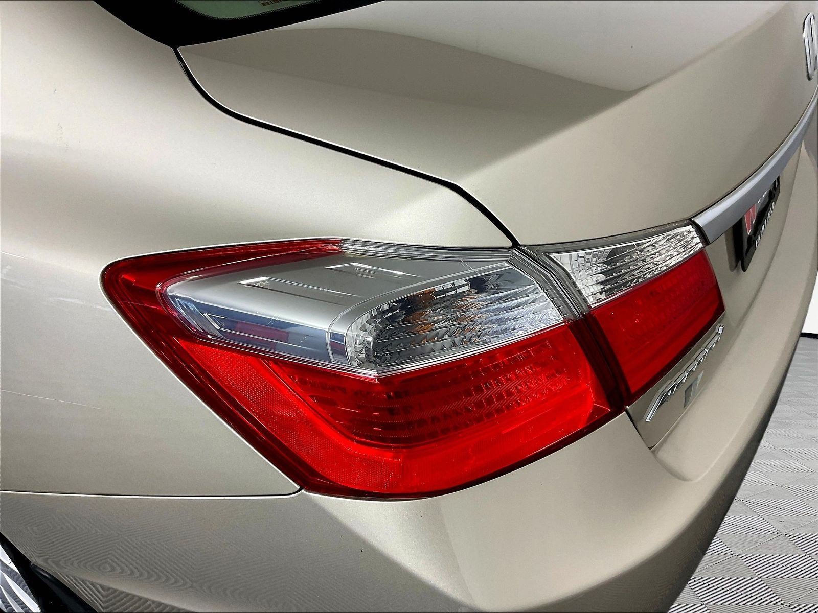 Used 2013 Honda Accord EX image 23