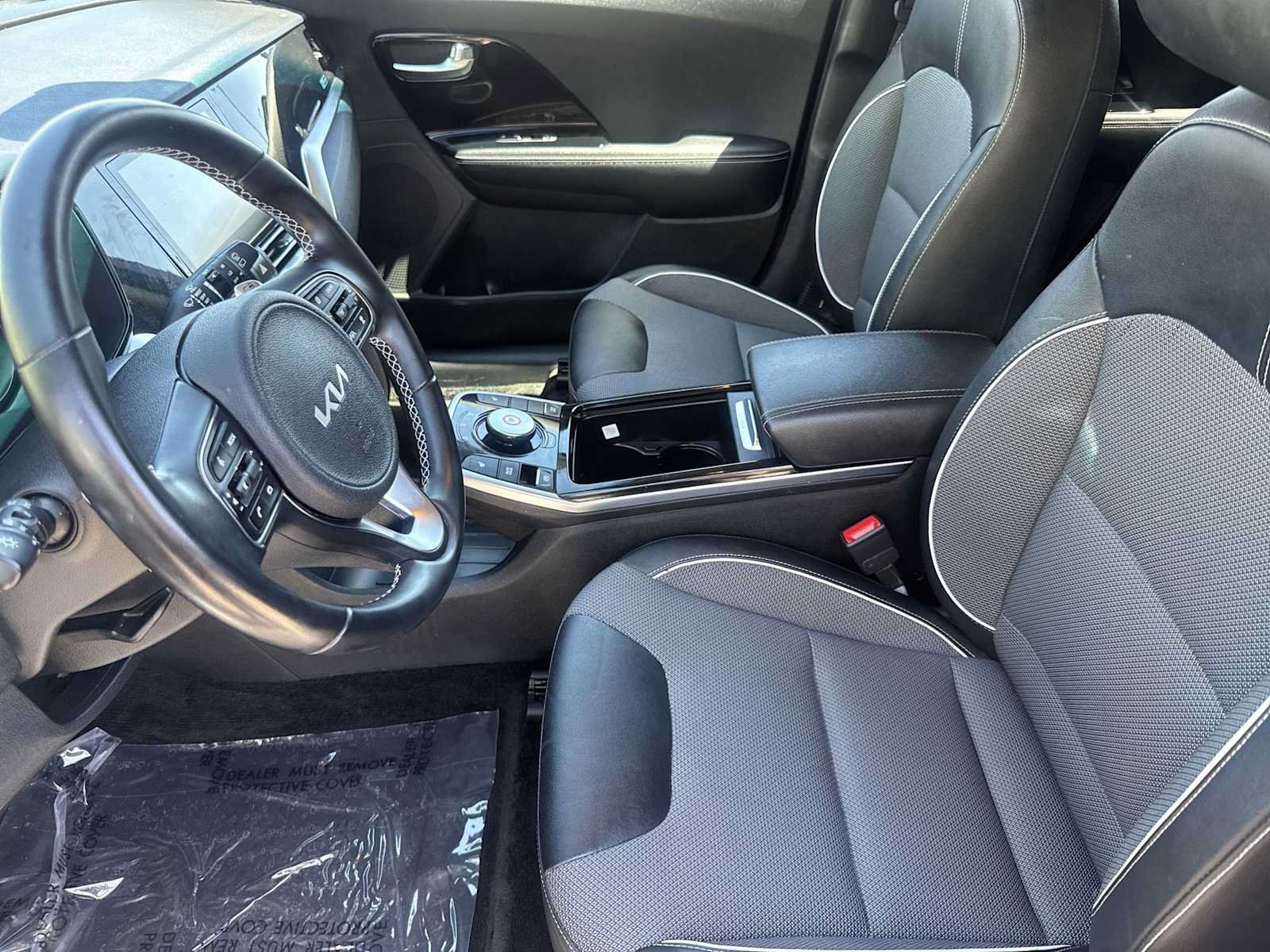 Used 2022 Kia Niro EX FWD image 15