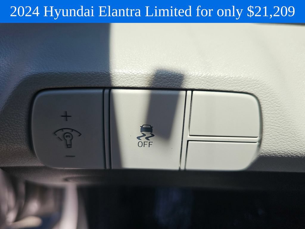 Used 2024 Hyundai Elantra Limited FWD image 22