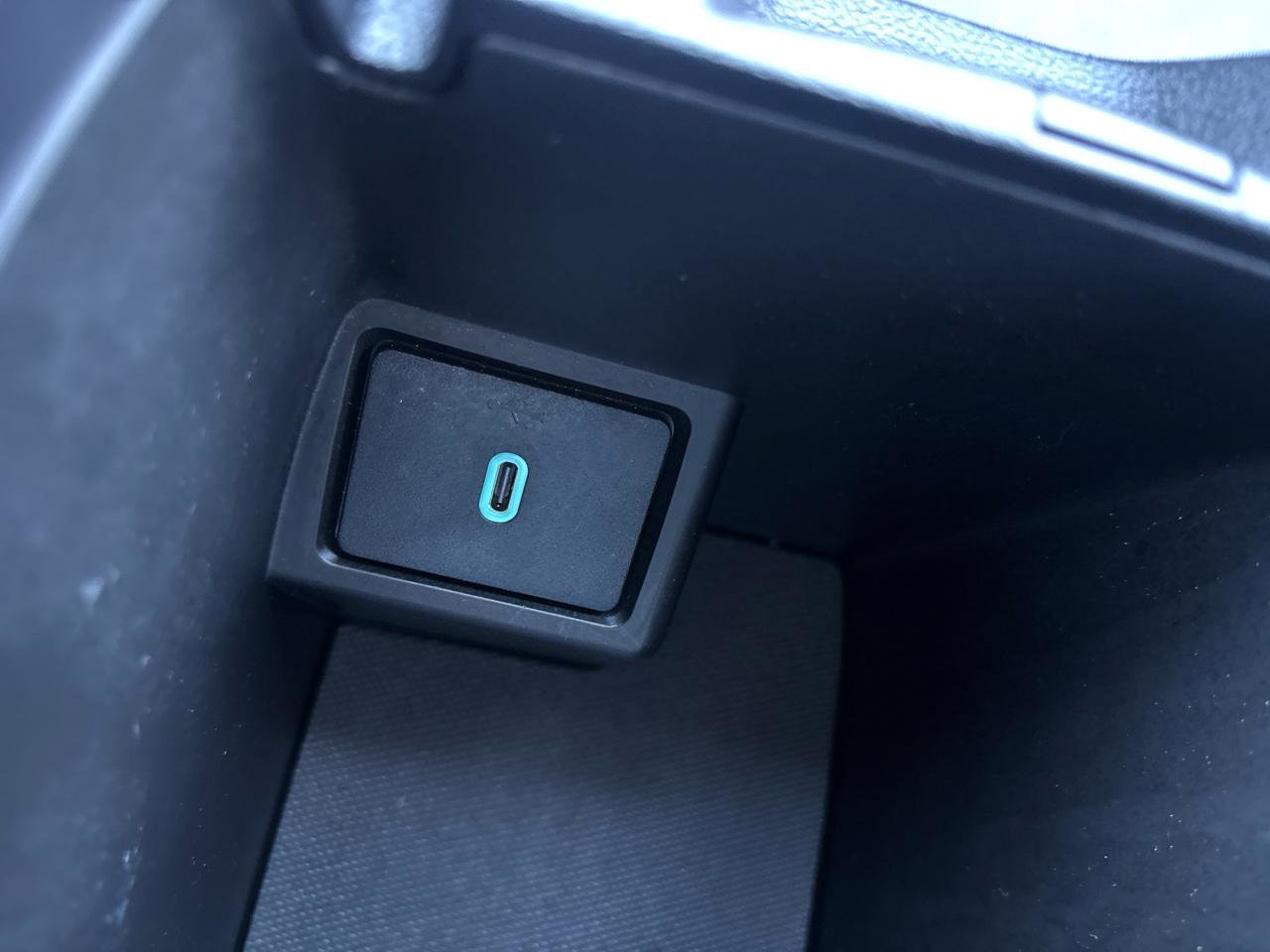Used 2020 Ford Escape SE Sport image 24