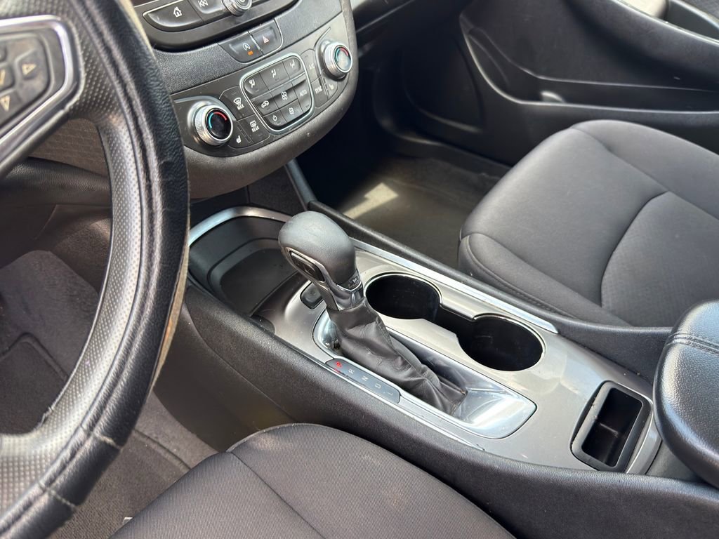 Used 2021 Chevrolet Malibu LT FWD image 13