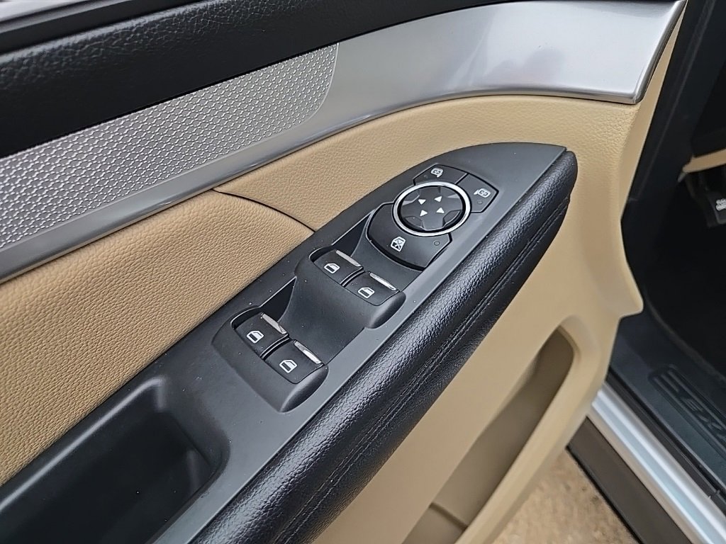 Used 2017 Ford Explorer XLT image 36