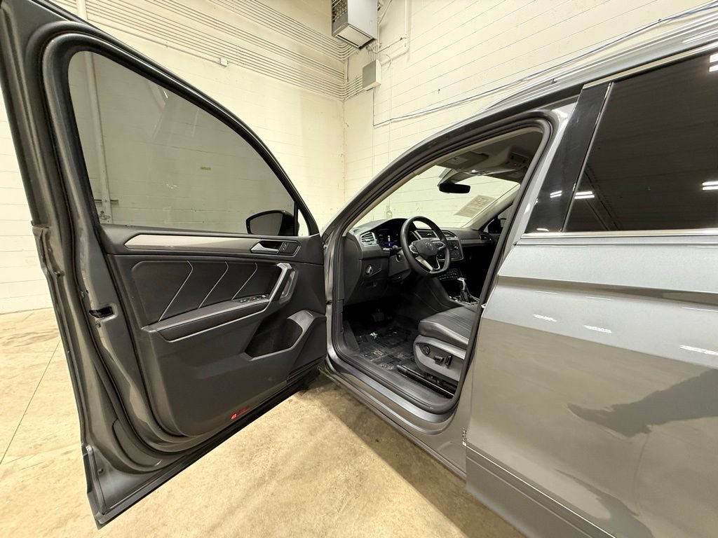 Used 2022 Volkswagen Tiguan SE AWD/4WD image 23