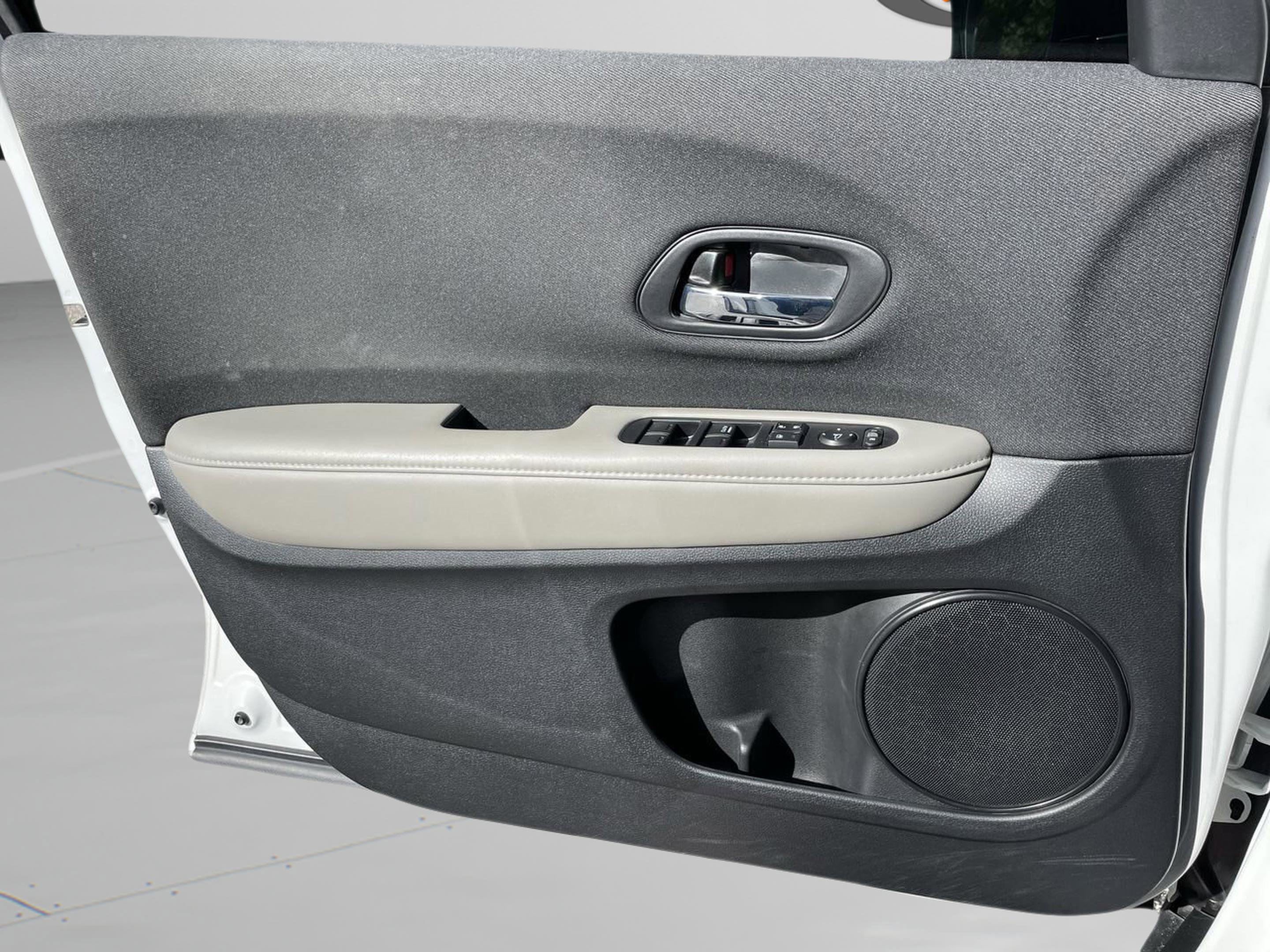 Used 2022 Honda HR-V LX image 24