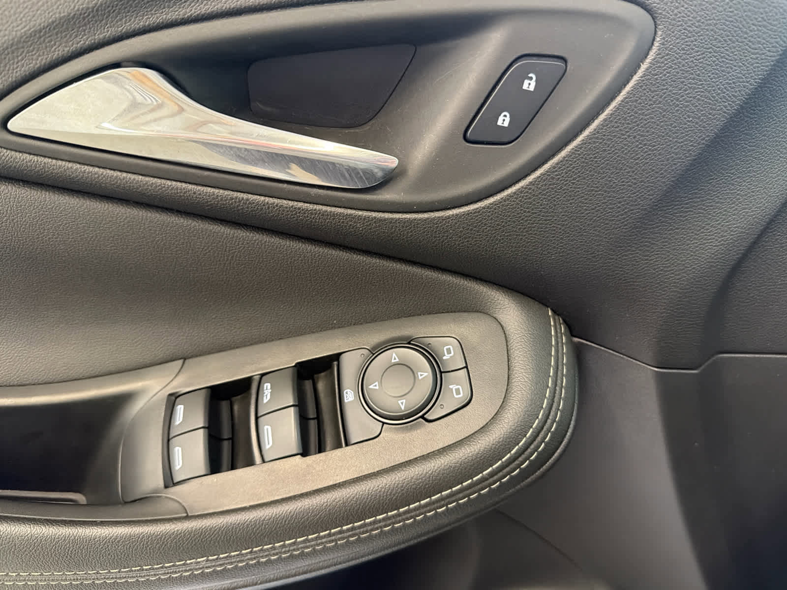 Used 2024 Buick Encore GX Sport Touring w/ Comfort Package image 20