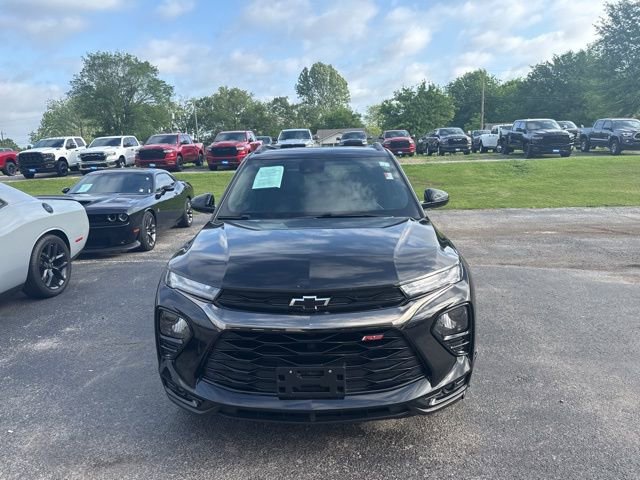 Used 2023 Chevrolet TrailBlazer RS w/ Sun and Liftgate Package image 2