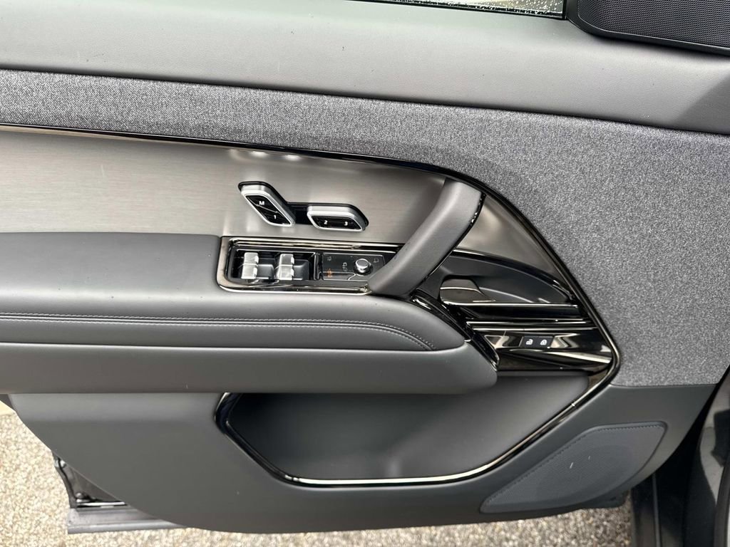 New 2026 Land Rover Range Rover Sport SE image 18