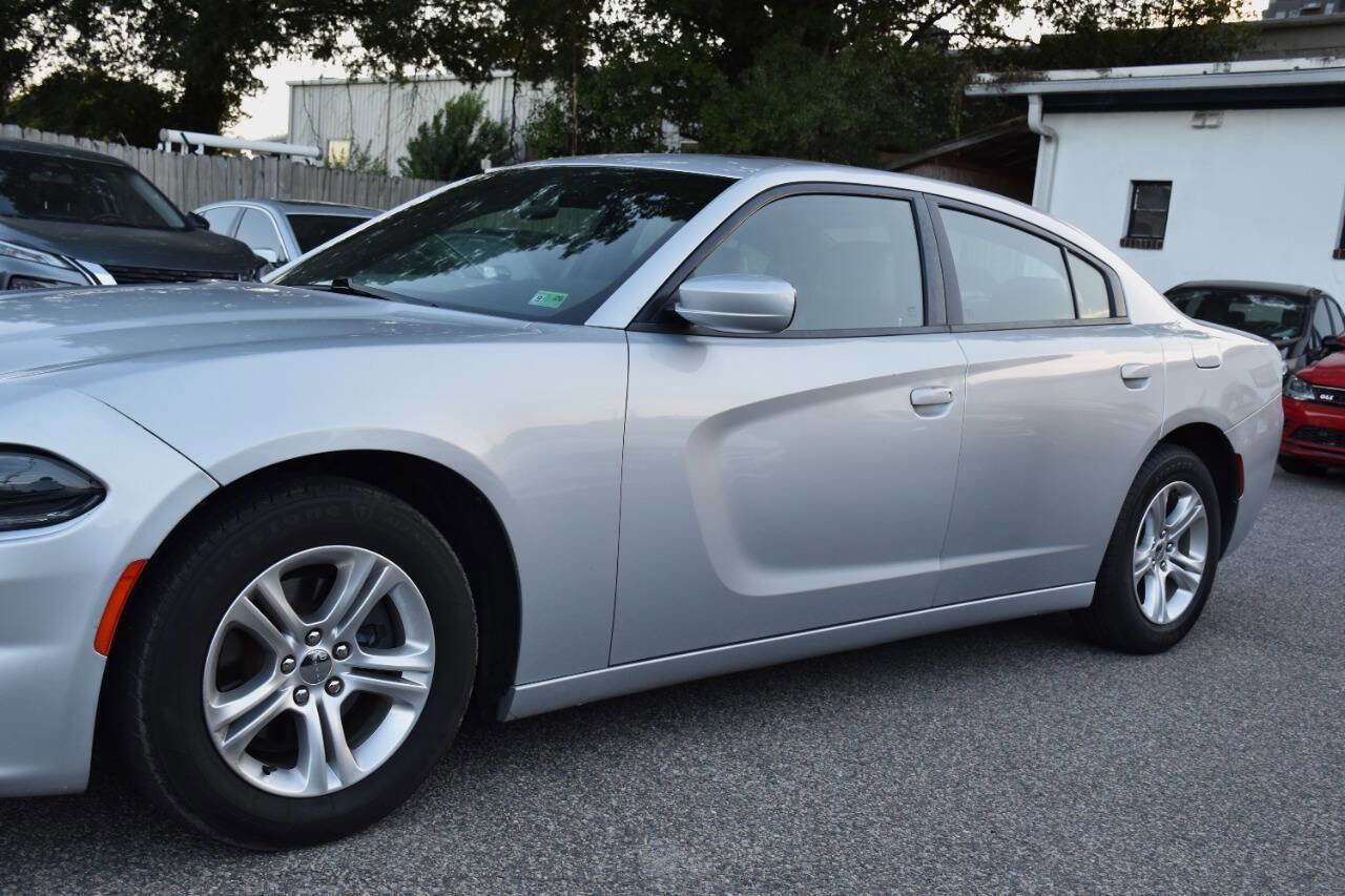 Used 2021 Dodge Charger SXT w/ Leather Interior Group RWD image 4