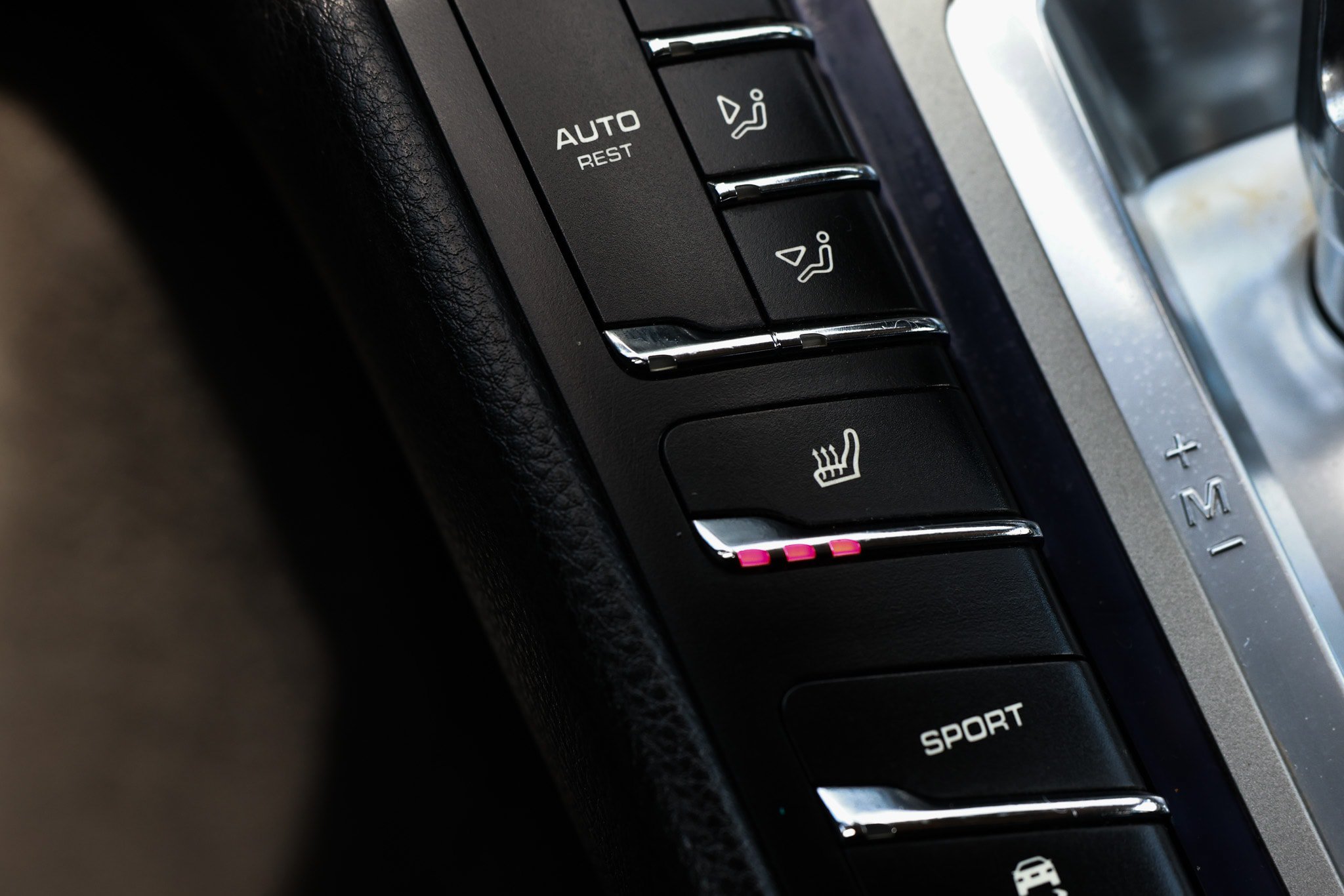 Used 2014 Porsche Panamera RWD image 45