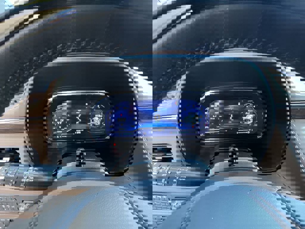 Certified 2024 Chevrolet Tahoe High Country w/ Advanced Technology Package image 11