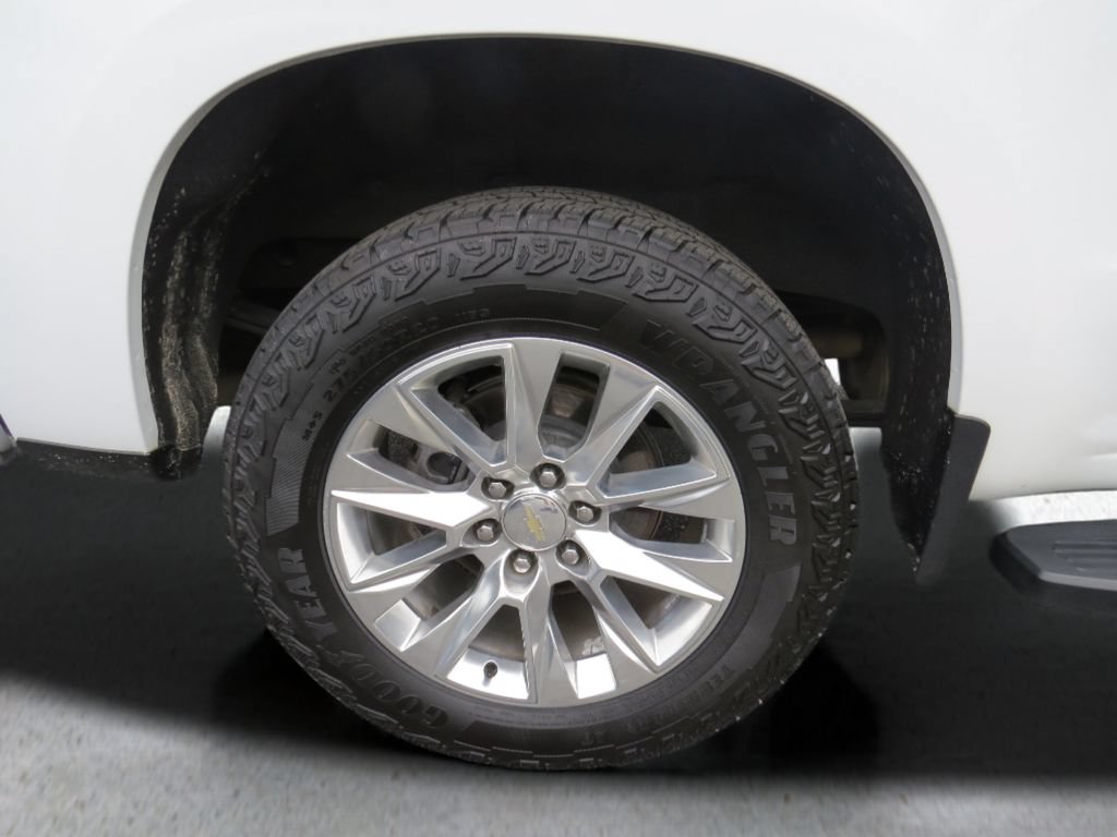 Certified 2019 Chevrolet Silverado 1500 LTZ w/ LTZ Premium Package AWD/4WD image 15